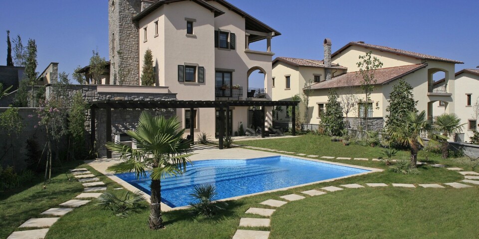 Lavish Villas in Büyükçekmece with lake view