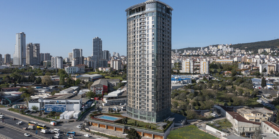 Stylish Tower with excellent location and amenities in Kartal